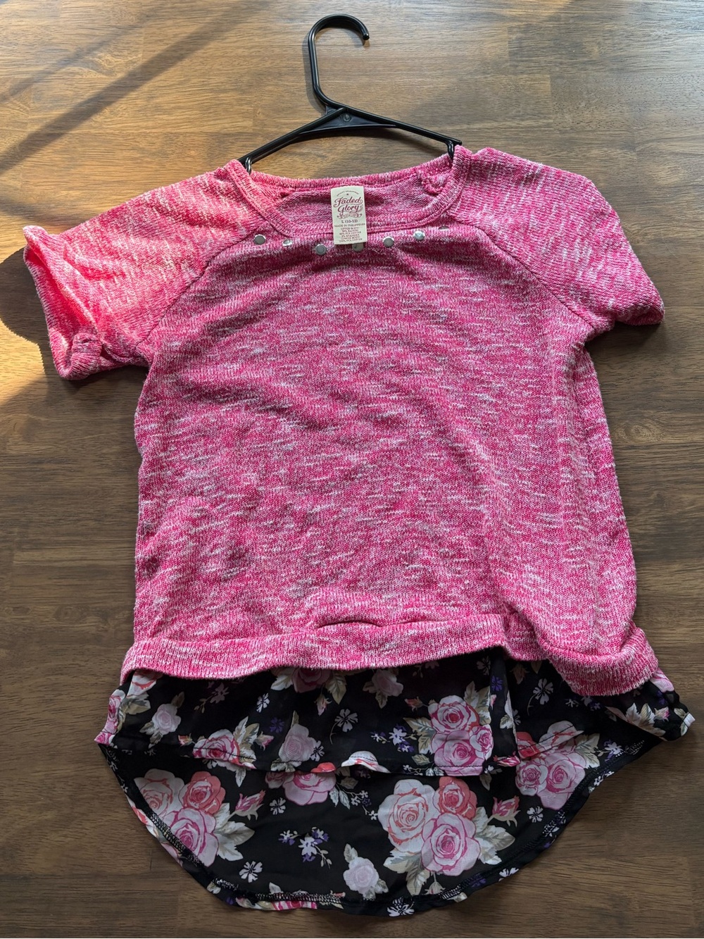 Faded Glory Pink Heathered Short Sleeve Top with Floral High-Low Hem
